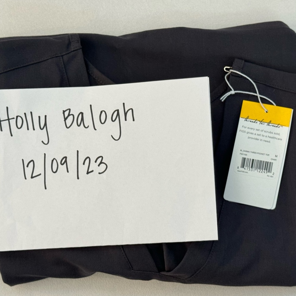 New FIGS charcoal top